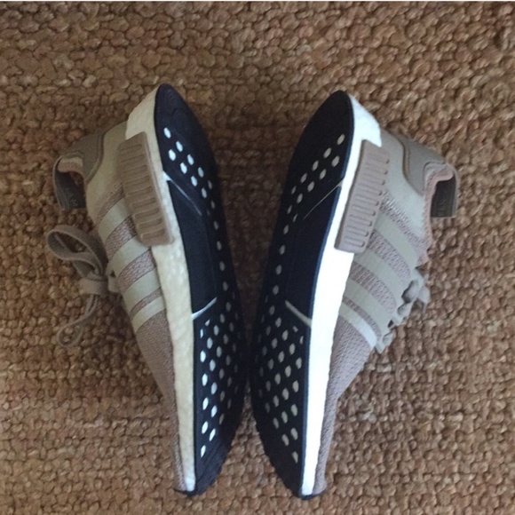 ADIDAS NMD R1 TAN NUDE ATHLETIC SNEAKER 7 MEN 9 WM - Picture 7 of 7